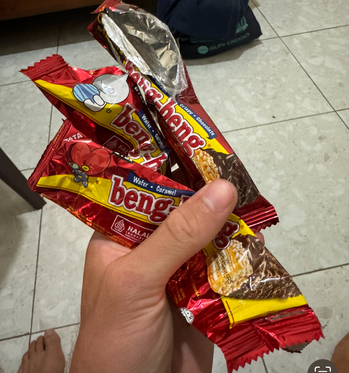 Litter cleanup in room 8. Beng bengs are sort of if a twix and kit kat had a baby.